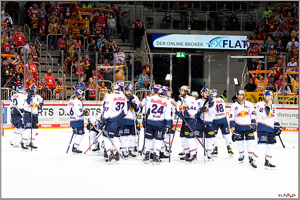 PENNY DEL Viertelfinale 4. Spiel; Duesseldorfer EG - Red Bull Muenchen; Duesseldorf, 16.04.2022